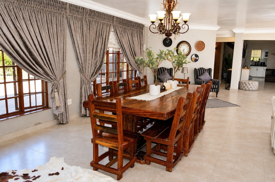 5 Bedroom Property for Sale in Wilkoppies North West